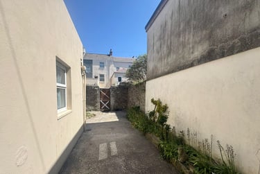 2 bed flat, Mount Street, North Hill, Plymouth, PL48NZ - Image 4